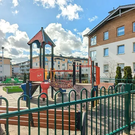 Lejlighed Family Lesna With Parking By Renters