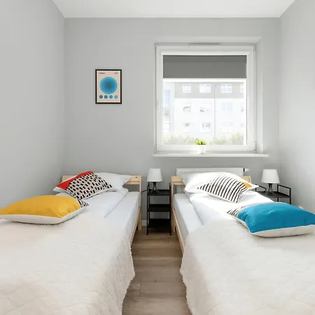 Family Lesna With Parking By Renters Lejlighed