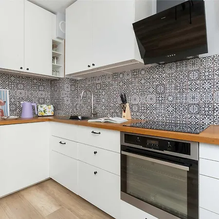 Apartment Family Lesna With Parking By Renters *